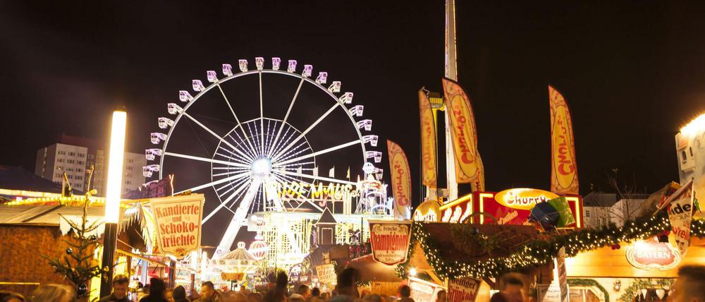 Sieht eigentlich ganz friedlich aus: Der Weihnachtsmarkt am Alexanderplatz