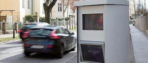 Sorgt für Ärger und offenbar auch für Aggressionen: ein Blitzer in Brandenburg.