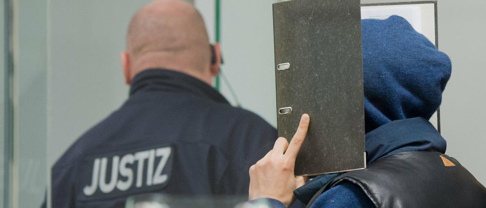 Die Generalbundesanwaltschaft ermittelt in mehr als 100 Fällen gegen deutsche Syrien-Kämpfer.