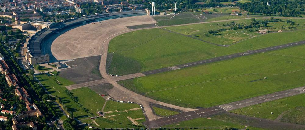 Das Tempelhofer Feld - der Senat will hier temporäre Flüchtlingsunterkünfte bauen.