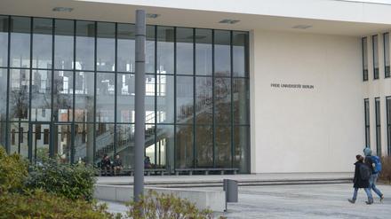 Glasfassade des Henry-Ford-Baus der FU in Berlin-Dahlem.