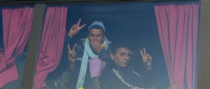 Nach der Räumung des Flüchtlingscamps in Idomeni werden die Flüchtlinge mit Bussen nach Athen gebracht 