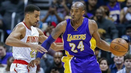 Kobe Bryant (r.)