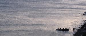 Immer wieder schicken Schleuser Boote mit Flüchtlingen zur Überfahrt nach Griechenland.