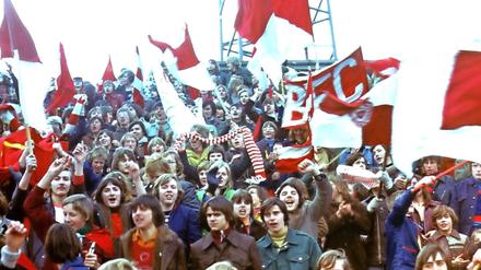 Lang das Haar. Gut die Laune, obwohl das MFS mittenmang war. BFC-Fans im Jahr 1973.
