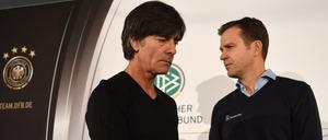 Am Samstag werden in Paris die EM-Gruppen ausgelost. Joachim Löw und Oliver Bierhoff werden dabei sein.