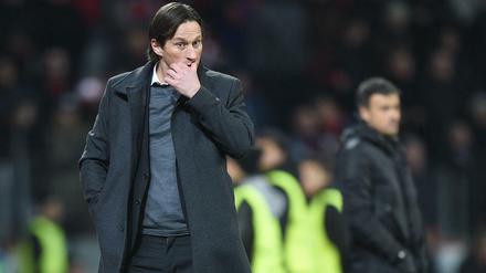 Roger Schmidt war nach dem 1:1 gegen Barca sauer.