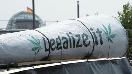 Bei der Hanfparade wird regelmäßig für die Legalisierung von Cannabis geworben.