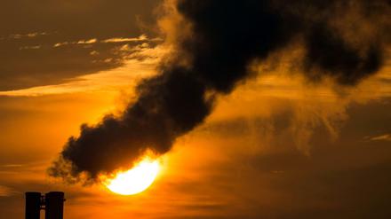 Klimatreiber. Die Erderwärmung wird maßgeblich durch den Ausstoß von Kohlendioxid angetrieben. Auch wenn sich für 2015 eine Stagnation abzeichnet - die Emissionen sind nach wie vor zu hoch, um das 2-Grad-Ziel sicher zu erreichen. 