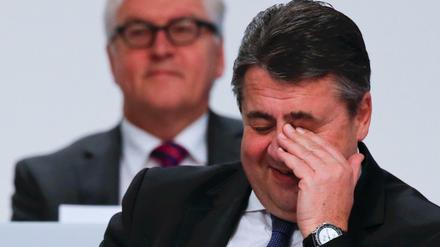 Schlappe für Sigmar Gabriel. er wurde mit nur 74,2 Prozent wieder zum SPD-Vorsitzenden gewählt.
