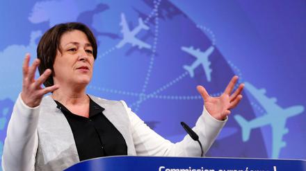 Die EU-Transport-Kommissarin Violeta Bulc hat eine Luftfaahrtstrategie vorgestellt.