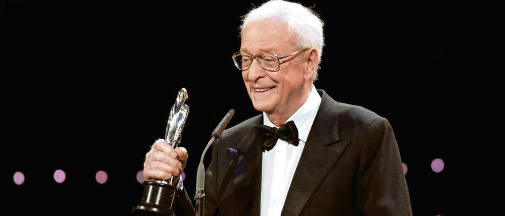 Sir Michael Caine erhielt gleich zwei Preise - und spielte eine der Hauptrollen im Siegerfilm.
