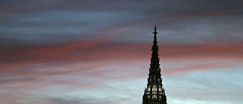 In Ulm versammelt man sich nach dem Tod des Vaters. Hier zu sehen der Ulmer Münster.