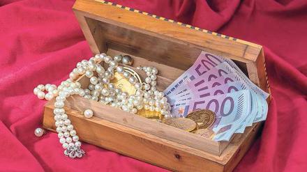 Schmuckes Erbe. Das Vermögen der Deutschen steigt – und damit auch die Summe, die Nachfahren einmal erben.