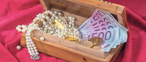 Schmuckes Erbe. Das Vermögen der Deutschen steigt – und damit auch die Summe, die Nachfahren einmal erben.