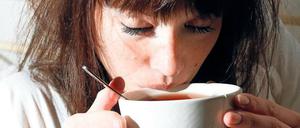 Abwechslung ist sinnvoll. Wer große Mengen ein und derselben Teesorte trinkt, läuft Gefahr, zu viele der schädlichen Stoffe aufzunehmen. 