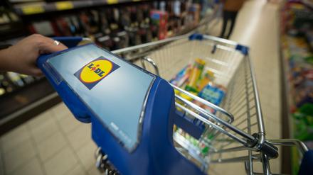 Lidl, Aldi und Penny zeigen mehr Verantwortung als Ketten wie Edeka und Real, sagt Greenpeace.