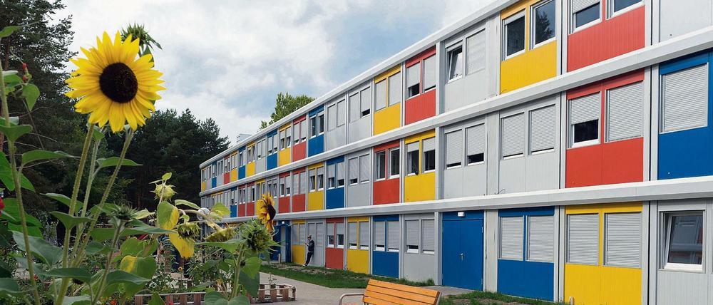 Der Innenhof der Flüchtlingsunterkunft Alfred-Randt-Straße in Berlin