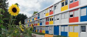 Der Innenhof der Flüchtlingsunterkunft Alfred-Randt-Straße in Berlin