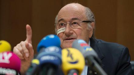 Acht Jahre gesperrt: Blatter gab direkt nach dem Urteil eine Pressekonferenz im alten Fifa-Hauptquartier am Sonnenberg in Zürich.