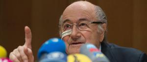Acht Jahre gesperrt: Blatter gab direkt nach dem Urteil eine Pressekonferenz im alten Fifa-Hauptquartier am Sonnenberg in Zürich.