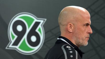 Hannovers Trainer Michael Frontzeck steht vor dem Aus.