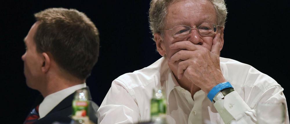 AfD-Urgestein Konrad Adam, im Hintergrund der ehemalige Parteichef Bernd Lucke