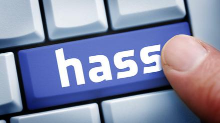 Hass und Hetze sollen künftig innerhalb von 24 Stunden von Seiten wie Facebook und Google verschwinden. 