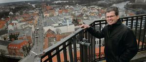 80 Meter über Spandau: Kleebank auf dem Rathausturm.