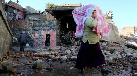 Immer mehr Menschen fliehen im Südosten der Türkei vor den Kämpfen