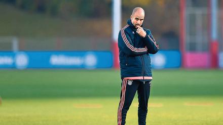 Grübelt er noch? Oder hat sich Pep Guardiola bereits entschieden?