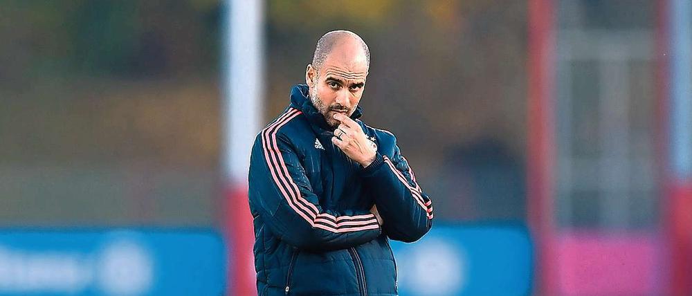 Grübelt er noch? Oder hat sich Pep Guardiola bereits entschieden?