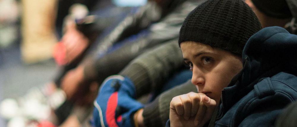 Ein junger syrischer Flüchtling, der auf der Passage nach Griechenland von der türkischen Küstenwache aufgegriffen wurde.