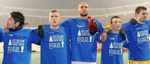 Kaum zu glauben. Wir sind noch drin! Herthas Spieler nach dem Triumph von Nürnberg.