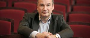 Der Intendant des Staatstheaters Wiesbaden, Uwe Eric Laufenberg, führt Regie bei "Parsifal" auf dem Grünen Hügel, am 25. Juli 2016.