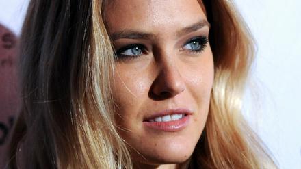 Model Bar Refaeli.