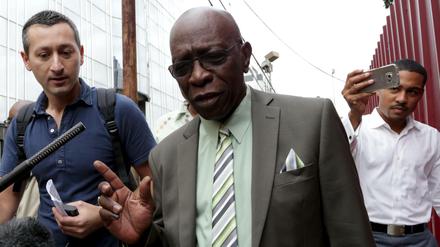 Jack Warner ist von der Fifa lebenslang für alle Tätigkeiten im Fußball gesperrt worden.