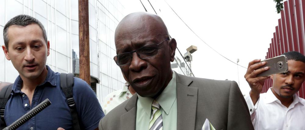 Jack Warner ist von der Fifa lebenslang für alle Tätigkeiten im Fußball gesperrt worden.