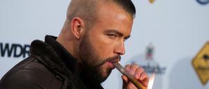 Der Rapper Kollegah; am 03.12.2015 vor der Verleihung der 1Live Krone in der Jahrhunderthalle in Bochum
