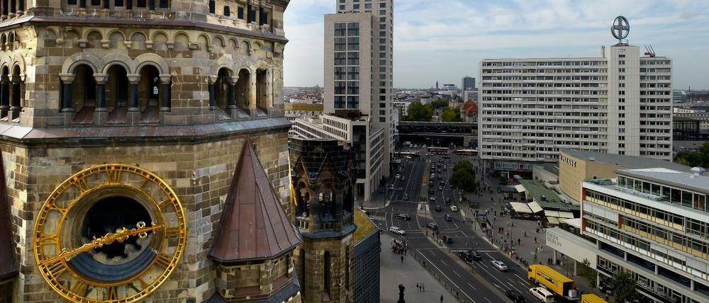 Blick von der Kaiser-Wilhelm-Gedächtniskirche in Richtung Bahnhof Zoologischer Garten.