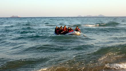 Immer wieder machen sich Flüchtlinge per Boot über das Mittelmeer auf den lebensgefährlichen Weg nach Europa.