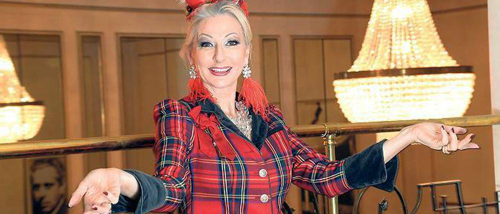 Betta mit Lametta. Desirée Nick beherrscht den Spagat zwischen Trash und Hochkultur.