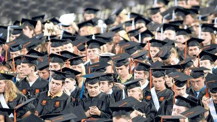 Studium in den USA. Wer schon im Bachelor dort war, wird eher im Master zugelassen. 