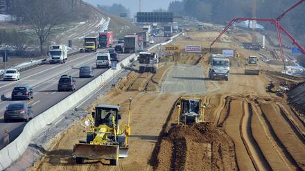 Baustelle auf der A8 in Bayern. Die Länder wollen die Planungshoheit nicht an den Bund abtreten. 