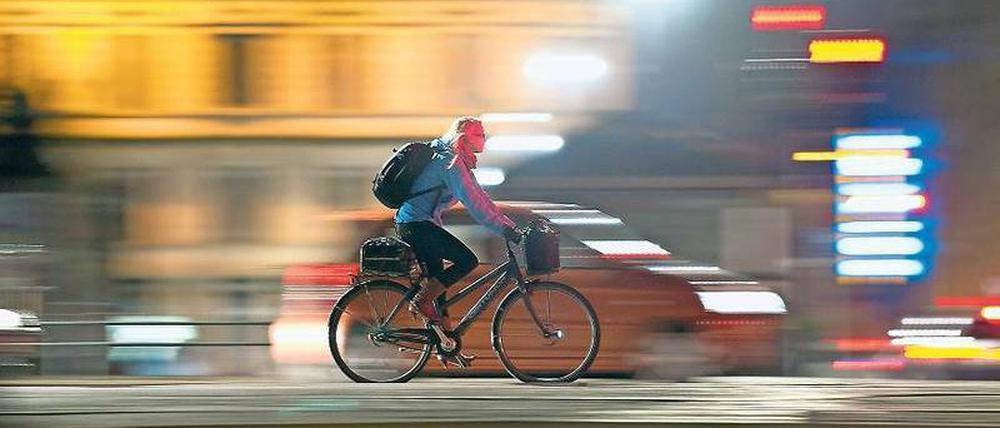 Jede Menge Platz. Fahrradspuren sind in Kopenhagen standardmäßig 3,20 Meter breit. In Berlin sind es hingegen ein bis anderthalb Meter – und es gibt noch viel mehr Unterschiede zwischen den beiden Metropolen.