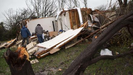 Die Unwetter haben ein Haus in Texas auseinandergerissen. 