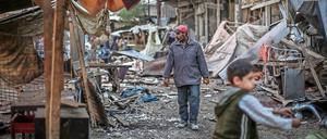 Szene aus dem Stadtviertel Douma am Rande von Damaskus nach einem Angriff der syrischen Luftwaffe.