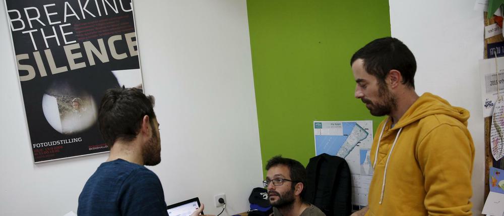 Mitarbeiter der linksgerichteten NGO "Breaking the Silence" in Tel Aviv, Israel. Die NGO steht im Focus eines neuen Gesetzes gegen NGOs, die vorwiegend aus dem Ausland finanziert werden. 