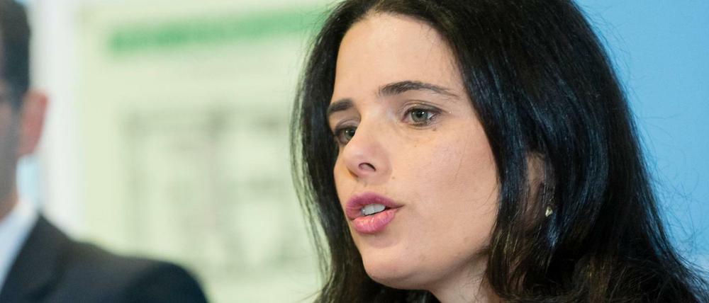 Die Justizministerin von Israel, Ajelet Schaked, bei einer Pressekonferenz in Berlin. 