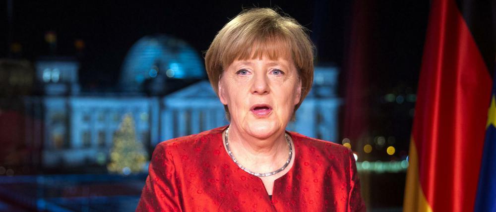 Bundeskanzlerin Angela Merkel bei ihrer Neujahrsansprache am Silvesterabend. 